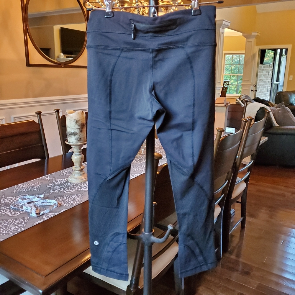 Lululemon Run Inspire Crop Size 4